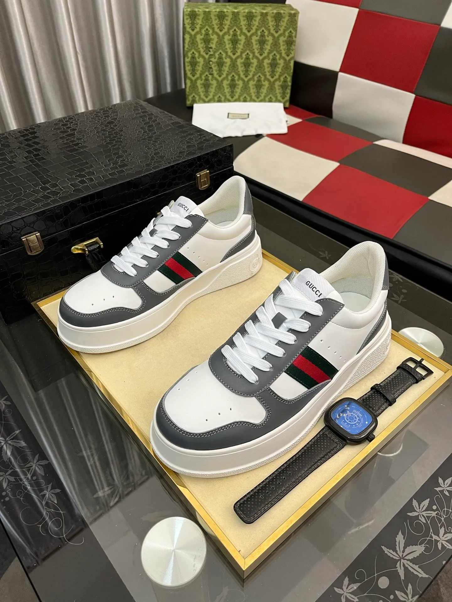 Men's Men's Shoes💰: 380⌚️⌚️[GUCCI] Gucci men's latest white shoe series casual shoes! The official website is built 1:1. Upper: Made of imported cowhide, with electric embroidery ➕Inner lining: Made of high-quality first-layer pigskin, soft and comfortable. Picky material selection and exquisite workmanship give you the best enjoyment. Size: 38-444️⃣Colors available